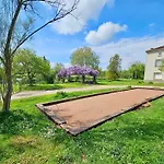 Domaine Familial, Le Parc De Gouts
