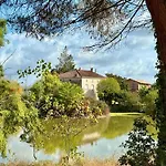 Prázdninový dům Domaine Familial, Nature Et Piscine