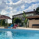 Domaine Familial, Le Parc De Gouts Lejlighed Aiguillon