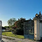 Domaine Familial, Le Parc De Gouts Aiguillon