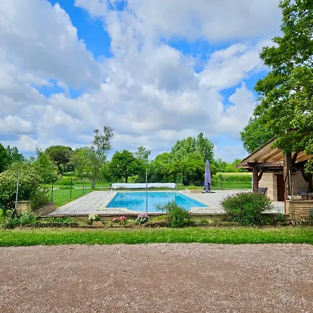 Domaine Familial, Le Parc De Gouts Aiguillon