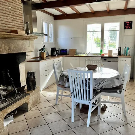 Domaine Familial, Le Parc De Gouts Apartamento Aiguillon