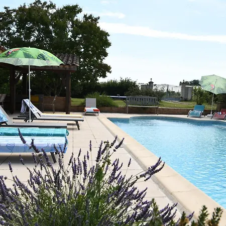 Domaine Familial, Le Parc De Gouts Nyaraló Aiguillon