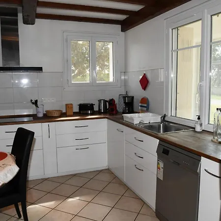 Domaine Familial, Le Parc De Gouts Aiguillon