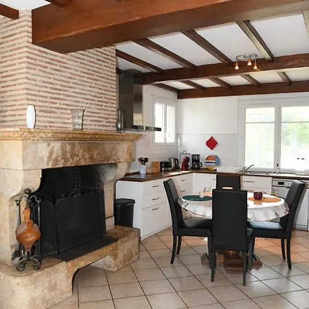 Domaine Familial, Le Parc De Gouts Nyaraló